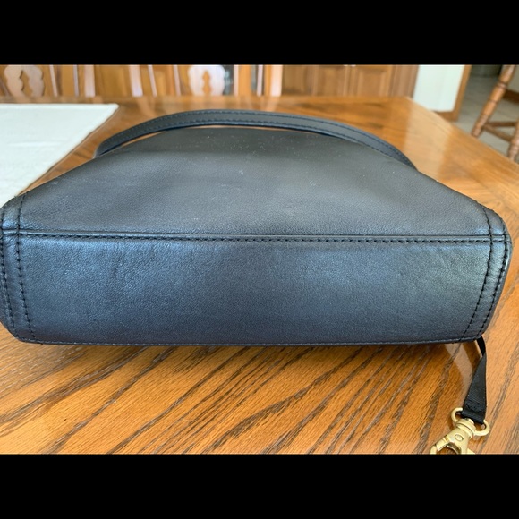 Lo & Sons Pearl Black Crossbody Bag - Picture 5 of 16